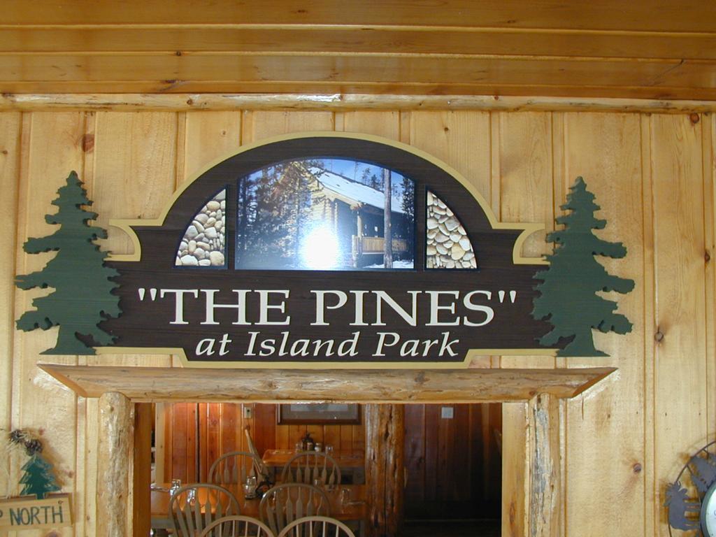 The Pines At Island Park Villa Exterior photo